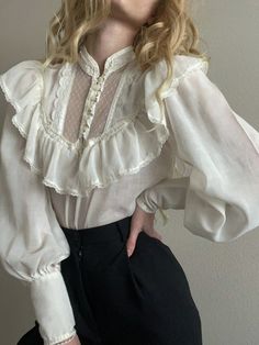 Inspiration Tattoos, Classy Lady, Dressing Style, Victorian Clothing, Gunne Sax, Style Blouse, Mode Inspo, Character Outfits, White Blouse