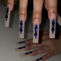 Blue Righnstone Nails, Nails With Blue Rhinestones, Blue Bling Nails Rhinestones, Nail Rhinestone Placement, Blue Gem Nails, Blue Rhinestone Nails, Gem Placement On Nails, Blue Nails With Rhinestones