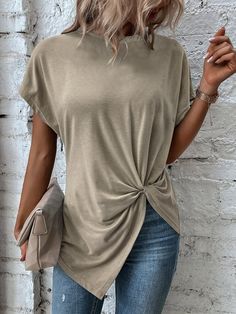 Short Sleeve Dress Shirt, Professional Attire, Women Sleeve, Women T Shirts, Inspiration Mode, Short Sleeve Button Up, Asymmetrical Hem, Batwing Sleeve, Casual T Shirts