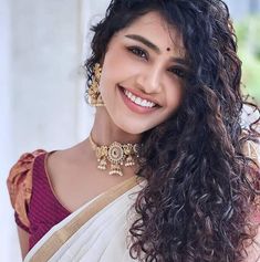 Lakshmi Aesthetic, Pic Actress, Actress Photoshoot, Dp Photos, Dresses Traditional, Saree Poses, Beautiful Curly Hair