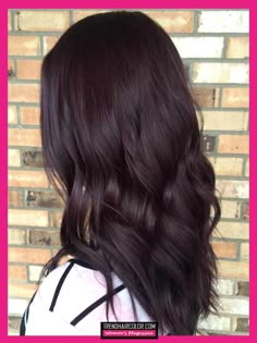 Cherry Brown Hair Color, Dark Red Hair With Brown, Pelo Color Borgoña, Burgundy Brown Hair, Cherry Brown Hair, Pelo Color Vino, Violet Shades, Dark Purple Hair, Plum Hair