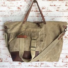 Beach Vacation Packing, Beach Vacation Packing List, Vacation Packing List, Men's Totes, Diy Bags, Vacation Packing, Canvas Bags