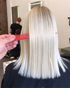 Dimensional Platinum, Blond Hairstyles, Pearl Blonde, Platinum Blonde Hair Color, Blonde Balayage Highlights, Blonde Hairstyle, Balayage Blonde, Long Hair Color