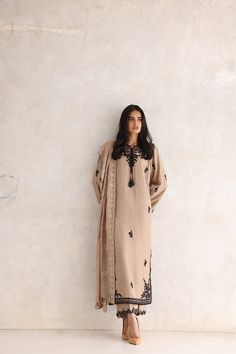 Luxury Pret, Pakistani Dresses Casual, Pakistani Fashion Party Wear, Indian Fashion Saree, Beautiful Pakistani Dresses, Desi Clothes