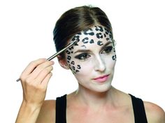 Snow Leopard Face Paint, Cat Education, Leopard Face Paint, Mime Face Paint, Leopard Halloween, Leopard Makeup, Fair Face, Leopard Costume, Animal Makeup