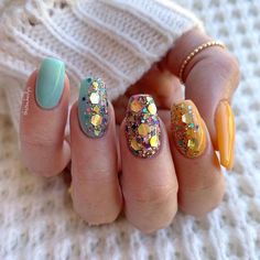 All Powdered Up - Dip Powder on Instagram: “Dreaming of sunny days ahead ☀️ 🏖 ⁣ ⁣ ⁣ ⁣ Colors:⁣ 💛Hay, Girl⁣ ✨Pirate’s Treasure⁣ 💙Vitamin Sea⁣ ⁣ ⁣ #dip #dippowder #dipnails…” Pirate Nails Design, Cute Dip Powder Nails, Girl Pirate, Nail Designs For Summer, Seashell Nails, Accent Nail Designs, Beach Nail Designs, Beach Nail, Art Designs Ideas