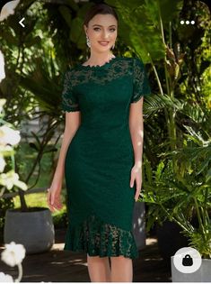 Emerald Green Cocktail Dress, Rok Midi, Gorgeous Summer Dresses, Green Cocktail Dress, Lace Dress Styles, Bodycon Cocktail Dress, Green Lace Dresses, Long Cocktail Dress, Lace Bodycon