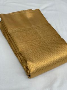 South Indian Golden Saree Look, Gold Silk Saree, Kerala Saree Blouse, Kerala Saree Blouse Designs, South Indian Bride Saree, Golden Saree, Kanjivaram Sarees Silk, Lehenga Saree Design, Indian Bridal Sarees