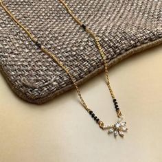 Silver Mangalsutra Designs, Pearl Mangalsutra, Gold Diamond Mangalsutra, Latest Mangalsutra Designs, Diamond Mangalsutra Designs, Indian Mangalsutra, Short Mangalsutra, Indian Jewelry Gold