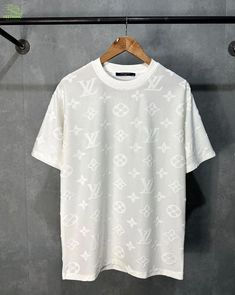 Limited edition 2024 louis vuitton unisex t-shirt q280423001ProductInformation:Premium polyester which is ultra-soft and incredibly comfortable.Fabric is durable and resistant to wrinkles, shrinking, and mildew.Features ensure long-lasting Louis Vuitton Mens Shirts, Trending Fashion, Louis Vuitton Men, Home T Shirts, Trendy Tshirts, Favorite Shirts, Unisex Fashion, Limited Editions, Wrinkles