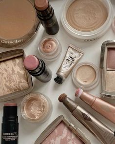 Trucco Glam, Gretchen Weiners, Maquillage On Fleek, Makeup Images, Makeup Bag Essentials, Make Up Inspiration, Colorful Nail, Weiners, Smink Inspiration