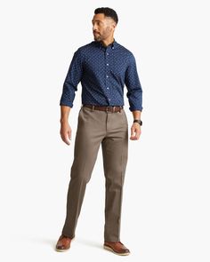 Signature Khakis, Straight Fit – Dockers® Mens Semi Formal Wear, Business Casual Men Work, Men's Workwear Fashion, Khaki Pants Outfit, Khakis Outfit, Tall Men Fashion, Mens Business Casual Outfits, Shirt Outfit Men, No Wrinkles