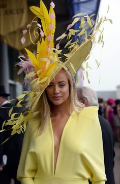 Kentucky Derby Outfit, Kentucky Derby Fashion, Derby Fashion, Royal Ascot Hats, Derby Outfits, Ascot Hats, Crazy Hats, Women Hats, Kentucky Derby Hats