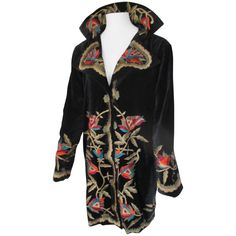 Unique vintage coat made of black velvet gold embroidered with colorful flowers. We offer more exclusive vintage items, view our frontstore Details: With 3 press buttons, 2 pockets. Size is about medium/large, please refer to the measurements in the description. Please note that vintage items are not new and therefore might have minor imperfections Black Velvet Coat, 1920s Outfits, Embroidered Coat, Clothes Winter, Coat Trends, Designer Coats, Velvet Coat, Century Clothing, Vintage Couture