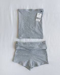 Two Piece Set Aesthetic, Casual Tube Top Outfit, Comfort Sweat Set, Fold Over Shorts, Cute Sets Two Pieces, Cute Shorts Outfits, Mini Shorts Outfit, Clothing Sets Two Piece, Cute Matching Sets