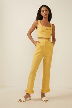 Style: Cropped TrousersDesign: CheckFabric: CrepeLength: Cropped Spring Summer Capsule Wardrobe, Cropped Trouser, Hem Pants, Trouser Co Ord, Soft Gamine, Oasis Fashion, Summer Capsule Wardrobe, Summer Capsule, Top Ideas