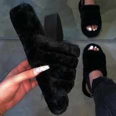 Black On Black Slip-On Entry Vegan-Fur Elastic Back Strap Super Padded And Soft Insole Blackvegan-Fur Sandal Platformheight Approx: 1.5 True Size Fur Sandals, Mode Turban, Velvet Slippers, Outdoor Sandals, Fur Slippers, Summer Sandals, Sandals For Sale, Open Toe Sandals