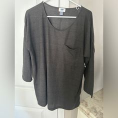 New With Tags. Women’s Old Navy Top. Size Large. 3/4 Sleeve. Color Is Gray. Pet & Smoke Free Home. Oversized Tops With Pockets And 3/4 Sleeves, Relaxed Fit Tops With Pockets And 3/4 Sleeves, Casual Gray Tops With 3/4 Sleeve, Gray 3/4 Sleeve Tops For Fall, Gray Half Sleeve Top For Fall, Fall Top With Rolled 3/4 Sleeves, Fall Tops With Rolled 3/4 Sleeves, Fall Rolled 3/4 Sleeve Tops, Navy Gray