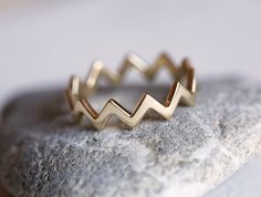 Pointed Ring, Zig Zag Ring, Gold Chevron Ring, Simple Gold Ring, Ring Geometric, Girl Ring, Metal Smithing, Gold Rings Simple, Gold Chevron