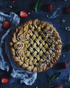 an advertisement for a pie with strawberries on the side and text above it that reads, buon pomerigoo