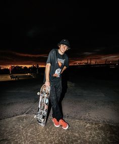 Skater Boy Style, Grunge Boys, Skateboard Outfits, Skateboard Boy, Skate Aesthetic, Skater Outfits