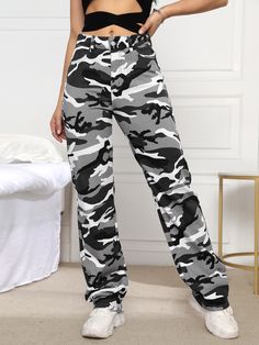 Multicolor    Denim Camo Tapered/Carrot Embellished Non-Stretch  Women Denim White Cargo Pants Outfit, Cute Ripped Jeans, Ankara Dress Designs, Cute Sweatpants Outfit, White Cargo Pants, Cute Sweatpants, Cargo Pants Outfit, Trendy Jeans, Moda Jeans