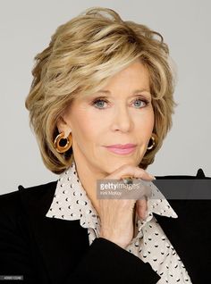 Actress Jane Fonda is photographed for Los Angeles Times on November 13, 2015 in Los Angeles, California. PUBLISHED IMAGE. Jane Fonda Hairstyles, Mom Hairstyles, Short Hair Over 60, Haircut For Older Women, Jane Fonda, Medium Length Hair Cuts, Short Hair Cuts For Women