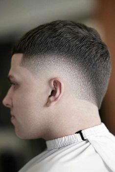 Short Mens Cuts, Burst Fade Mohawk, Top Haircuts For Men, High And Tight Haircut, Burst Fade, Low Fade Haircut, Textured Curly Hair, Mullet Haircut, Tapered Haircut