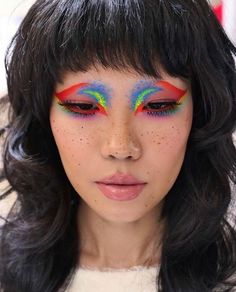 Color Blocking Makeup, Heat Map Makeup, Geometric Eye Makeup, Makeup Looks Red Hair, Funky Makeup Creative, Funky Makeup Looks, Lgbtq Makeup