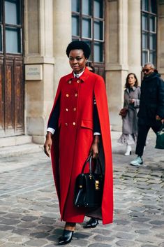 The Best Jacket Trends For Women For Fall 2019 | POPSUGAR Fashion Cape Jacket Outfit, Cape Outfits For Women, Jacket Trend, Danai Gurira, Cape Cloak, Random Fashion, Leandra Medine, Study Better