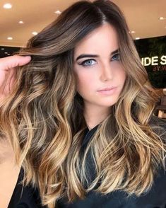 Balayage Technique, Brown Hair Looks, Balayage Blonde, Ombre Hair Color, Long Wavy Hair, Hair Color Balayage, Light Brown Hair, Brown Hair Colors