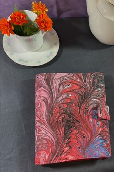 Unlock your artistic potential with our marbled silk sketchbook covers, a creative gift designed for inspired minds. Handcrafted and unique, these covers not only protect your ideas but also inspire them. Ideal for journaling, these beautiful sketchbooks will jumpstart your creativity journey. Indulge in the beauty of uniqueness. Art In The Park, Chic Outfits Classy, Silk Clothing, Sketchbook Cover, Leather Journal Cover, Silk Clothes, Real Bodies, Silk Outfit