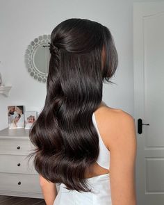 Save this pin for stunning half ponytail hairstyles that will take your locks to the next level. From chic to casual, these styles will inspire your next hairdo. #HalfPonytail #HairstyleInspo #FashionBlog #HairGoals Half Down Curly Hairstyles, Half Ponytail Hairstyles, Half Up Half Down Curls, Half Up Half Down Curly, Down Curly Hairstyles, Rock Your Locks, Bridesmaid Hair Inspo, Hairstyles For Gowns, Formal Hairstyles For Long Hair