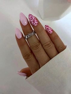 Leopard Print Nail Designs Almond, Pink Nails Leopard Print, Pink Leopard Nails Almond, Nail Art Inspo Almond, Pink Leopard Nails Designs, Cheetah Print Pink Nails, Pink Leapord Print Nails, Nail Inspo Pink Almond, Cute Leopard Nails