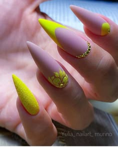 Almond Acrylic Nails, Nails 2023, Yellow Nails, Nail Art Ideas, Classy Nails, Pretty Acrylic Nails, Chic Nails, Summer Nail, Nail Art Tutorial