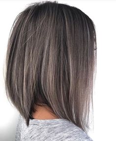 Gray Highlights, Ash Hair Color, Cool Short Hairstyles, Vlasové Trendy, Spring Hair Color, Brunette Balayage Hair, Spring Hair, Short Hair Balayage, Hair Color Highlights