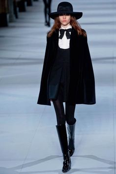 Saint Laurent Cape Crusade: fall / winter 2014 Street Mode, Paris Mode, Looks Chic, 가을 패션, Fall 2014, Outfits Casuales, Moda Fashion, Look Fashion