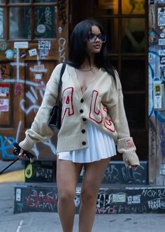 Baddie Outfits Mini Skirt, Varsity Jacket With Dress, Courtside Outfit Basketball, Cute Dinner Outfit, Preppy Baddie, Uk Outfits, 90s Mood, Outfits Baddie, Jenna Fischer