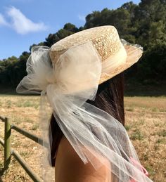 Hat Model, Bridesmaid Photoshoot, Cowgirl Bachelorette, White And Beige, Fancy Hats, Bride Clothes, Wedding Hats, Shooting Star, Bow Design