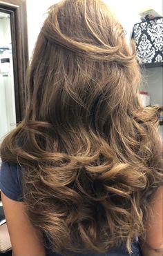 Hair Cuts For Medium Hair, Medium Length Hair Color Ideas, Cuts For Medium Hair, Medium Length Hair Color, Brown Hair Inspo, Blowout Hair, Hair Color Ideas For Brunettes, Hair Stylies, Hairstyles For Long Hair