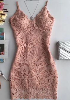 Homecoming Dresses Sleeveless Lace Dress For Homecoming, Scalloped Lace Spaghetti Strap Dress, Lace Dress Short, Look Grunge, Chique Outfit, Hoco Dresses Short, Short Party Dress, Elegante Casual, Short Lace Dress