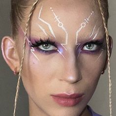 Future Makeup Ideas, Pixel Makeup Art, Neon Rave Makeup, Techno Party Makeup, Dystopian Makeup, Cyberpunk Makeup Ideas, Futuristic Makeup Sci Fi, Insect Makeup, Rave Makeup Looks