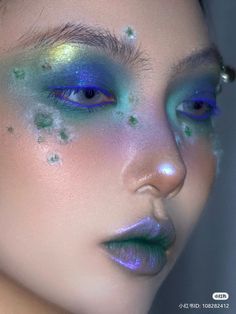 #eyemakeup#aestheticmakeup#softglam#prettyeyemakeup#koreanmakeup#makeupinspiration#glamour Ocean Eyes Makeup, Blue Aesthetic Makeup, Water Makeup Look, Water Makeup Looks, Aquarium Makeup, Ocean Inspired Makeup, Mermaidcore Aesthetic Makeup, Blue Siren Makeup, Dark Mermaid Aesthetic Makeup