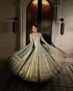 #hania #haniaamir Faiza Saqlain, Latest Bridal Lehenga Designs, Pakistani Bridal Dress, Bridal Lehenga Designs, Pakistani Formal Dresses, Latest Bridal Lehenga, Hania Amir, Indian Wedding Dresses