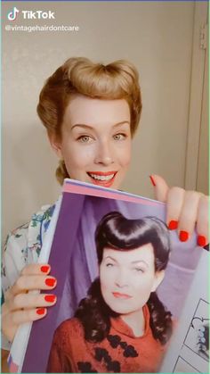 Hair Padding, Rockabilly Hair Tutorials, Victory Roll Hair, Pin Up Hairstyles, Cabelo Pin Up, Victory Roll, Pinup Hair Tutorial, Idda Van Munster, Diy Hair Dye