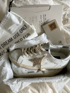 Super Rich Kids, Golden Goose Sneakers, Golden Goose Shoes, Sneakers Outfit, Star Girl