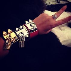 Hermes collier de chien overload.. #bracelets #collierdechien Rich Kids Of Instagram, Modern Silver Jewelry, Bracelets And Rings, Rich Kids, Fabulous Jewelry, Dream Board