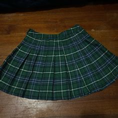 Never Worn Preppy Lined Mini Skirt For School, Trendy Lined School Skirt, Trendy Lined Skirt For School, Green Mini Skirt For School, Preppy Green Pleated Skirt, Green Pleated Preppy Skirt, Forever 21 Blue Cotton Mini Skirt, Forever 21 Cotton Pleated Mini Skirt, Preppy Green Lined Skirt