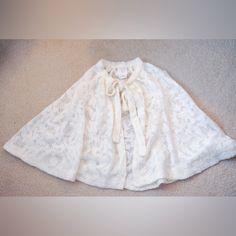 Brand New Without Tag Designer Brand Anna Sui Crochet Off White Cape Size Sp Length (From Shoulder To Edge): 21 Inches Cape Sweater Ponchos, Sweater Cape, White Cape, Cape Sweater, Anna Sui, Shrug Sweater, Crochet Sweater, Ponchos, Cape