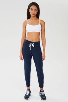 An easy to wear seamless bra designed to go from gym to everyday...seamlessly. Chafe-free fabric lets you move with easy and layers beautifully under any top. BEST FOR: running, yoga, crossfit, barre, pilates, spin class, cycling or gym workouts. Model is 5'10" and wears a size XS/S. Barre Pilates, Running Yoga, Spin Class, Seamless Bra, Free Fabric, Crossfit, Gym Workouts, Pilates, Cycling